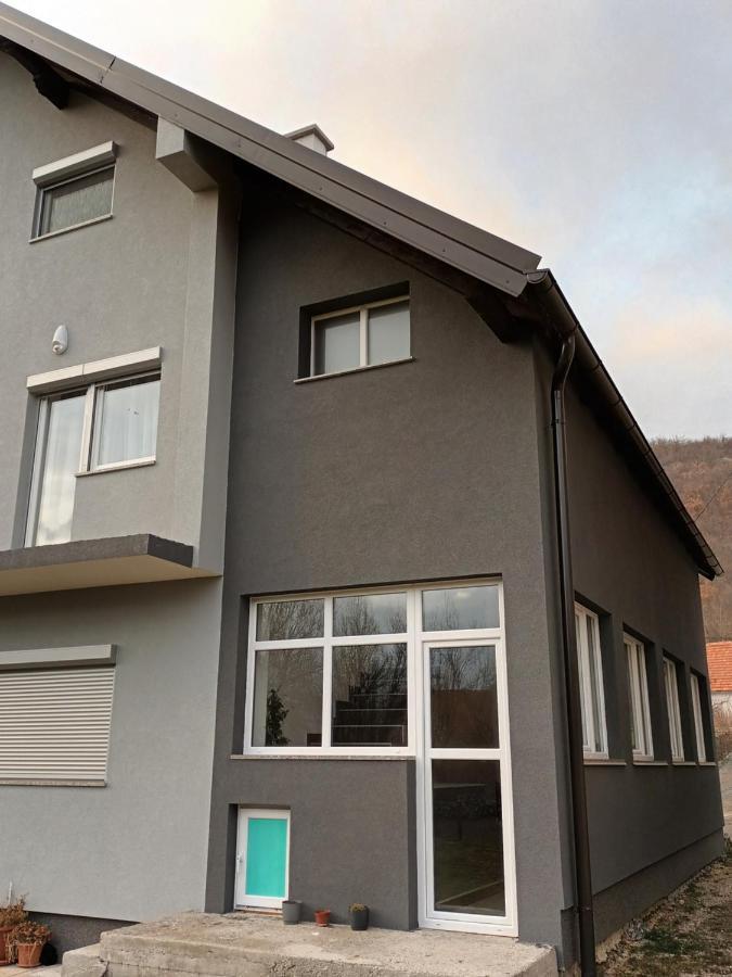 Apartmani Marijamagdalena Gračac Exterior foto