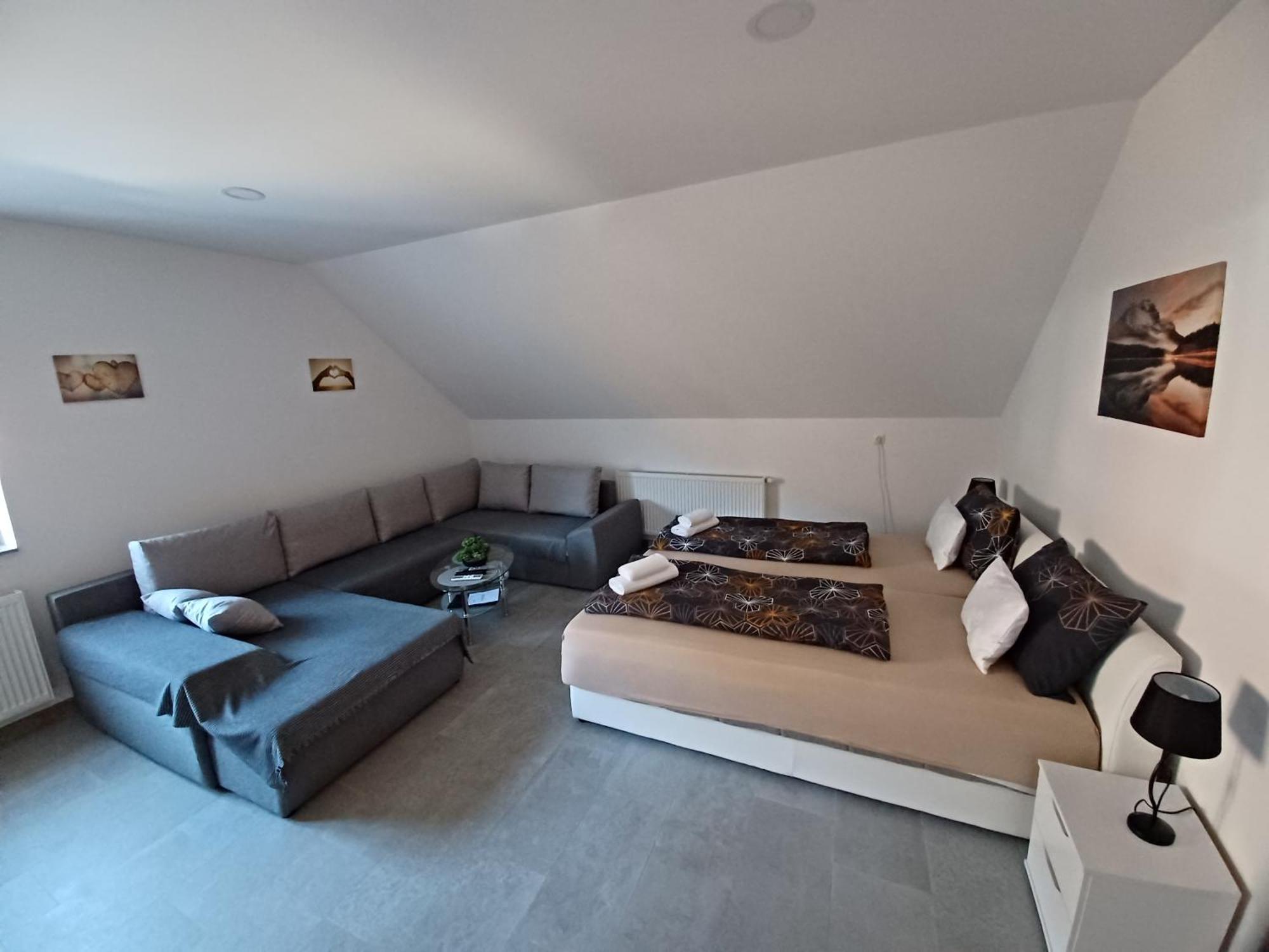 Apartmani Marijamagdalena Gračac Exterior foto